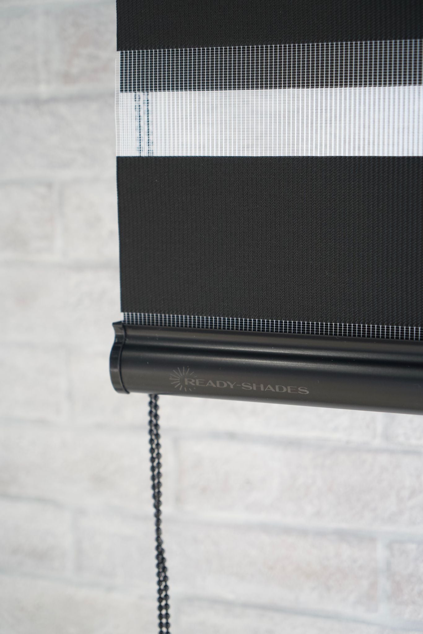 Duo Shades Blackout (Black)